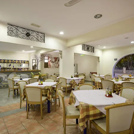 Ekaterini Aparthotel Kiotari